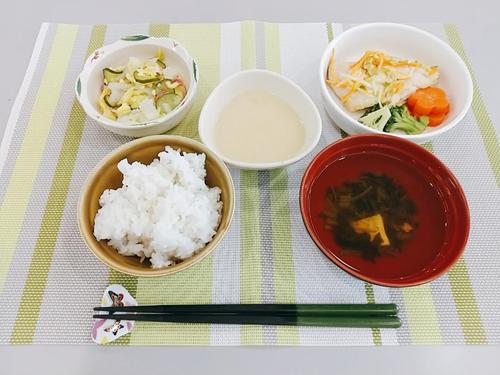 5.4麦飯・魚更紗焼き・酢の物・とろろ・蒲鉾の吸い物.jpg