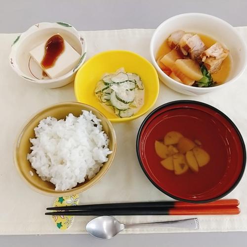 5.11豚角煮・蟹サラダ・きな粉プリン・いわしつみれの吸い物.jpg